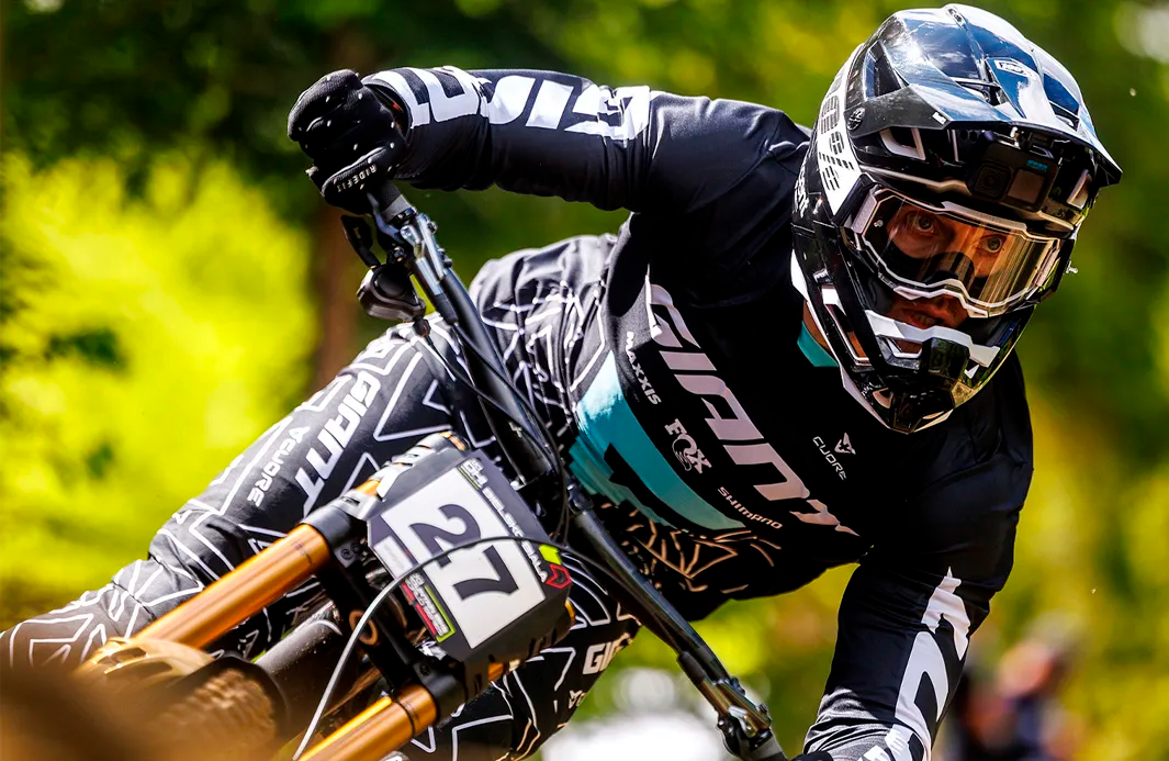 Giant MTB Team in CUORE Radbekleidung